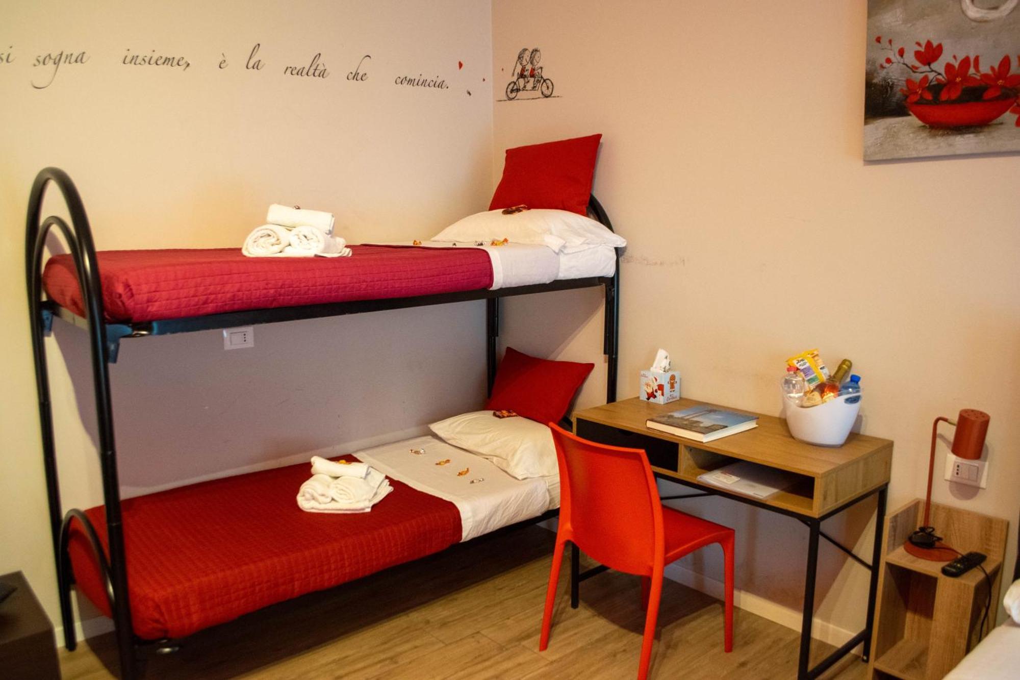Bed and Breakfast Emmanueli65 Fronte Clinica Per 4 Matrimoniale E Castello Piacenza Exteriér fotografie